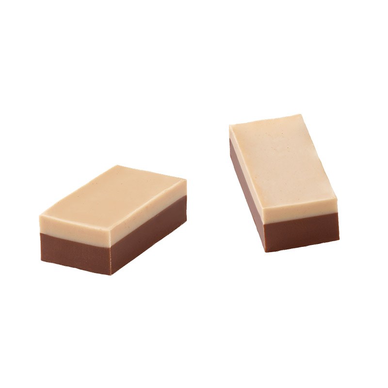 Viba Cappuccino-Nougat Mini ausgepackt - zweischichtig mit hellem und dunklen Nougat und aromatischer Cappuccino Note
